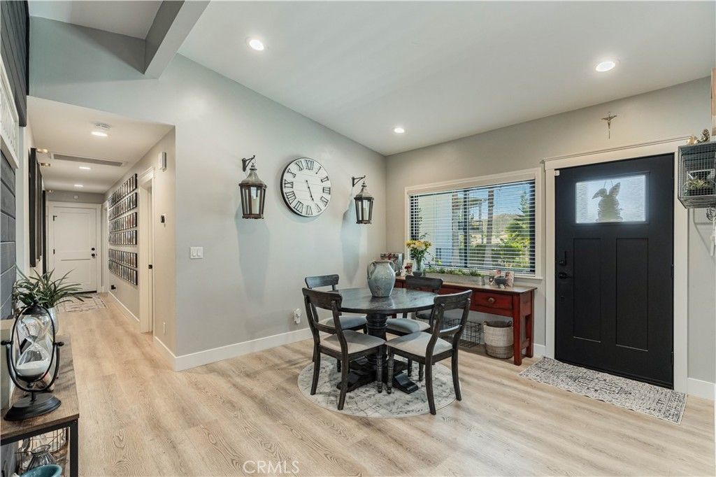 Image 6 of property listing at 30511 Greenbrook Place, Canyon Lake, CA 92587