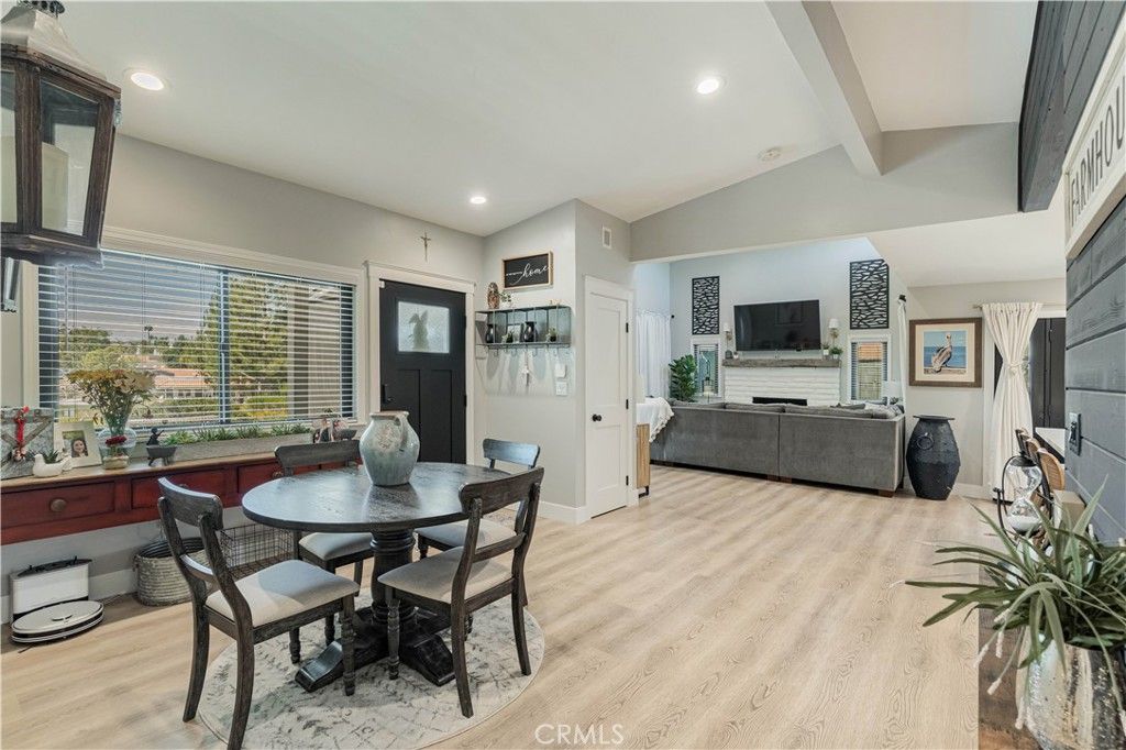 Image 8 of property listing at 30511 Greenbrook Place, Canyon Lake, CA 92587