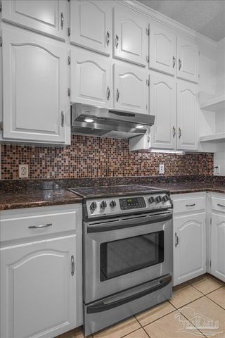 109 Calle De Santiago Ct, Pensacola, FL 32502