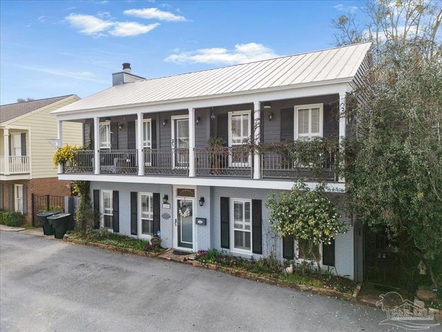 109 Calle De Santiago Ct, Pensacola, FL 32502