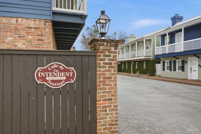 109 Calle De Santiago Ct, Pensacola, FL 32502