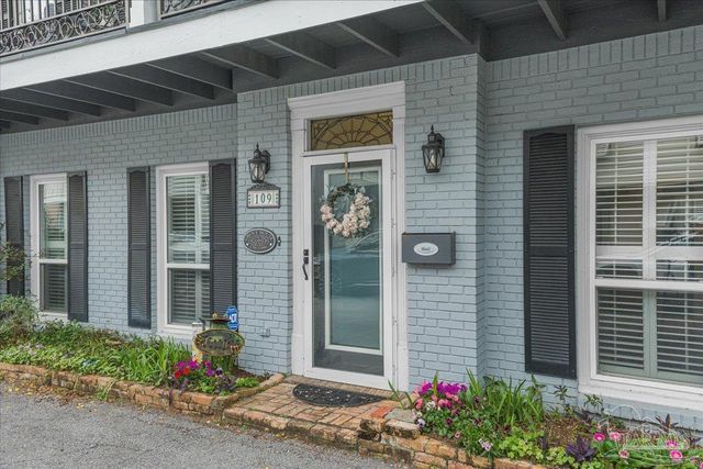 109 Calle De Santiago Ct, Pensacola, FL 32502