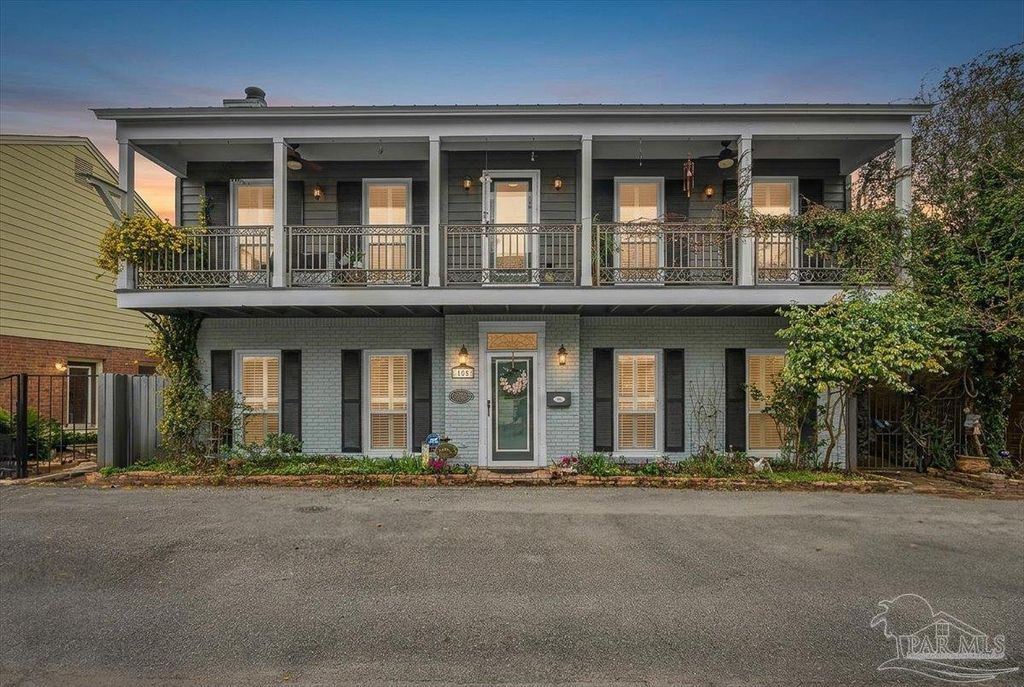 109 Calle De Santiago Ct, Pensacola, FL 32502