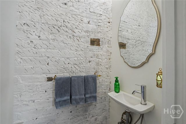 313 E Jones Street, Savannah, GA 31401