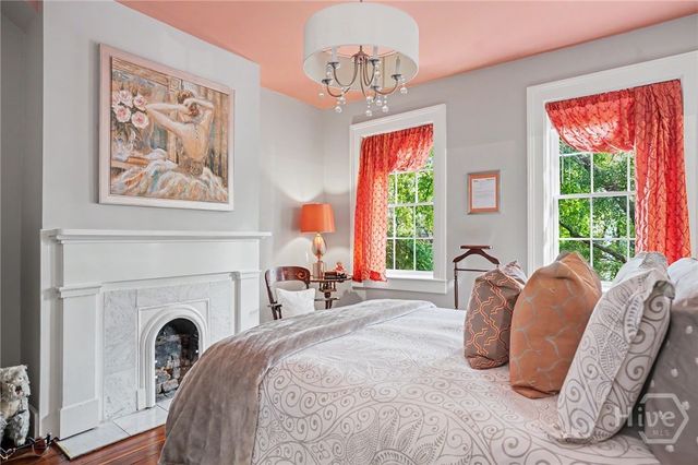 313 E Jones Street, Savannah, GA 31401