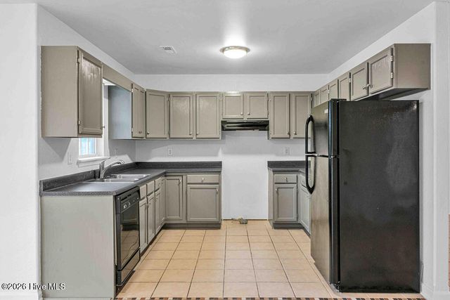 381 Nc Hwy 172, Hubert, NC 28539