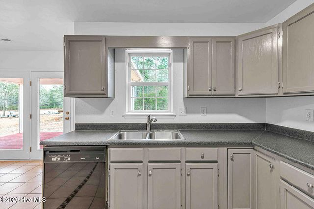 381 Nc Hwy 172, Hubert, NC 28539