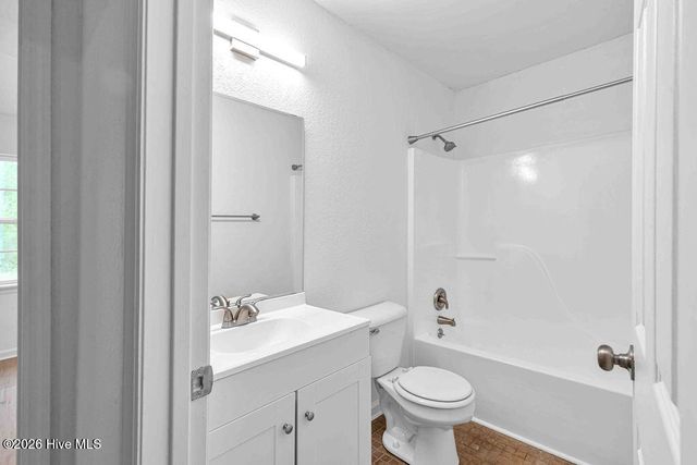 381 Nc Hwy 172, Hubert, NC 28539