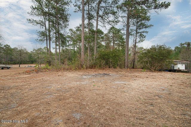 381 Nc Hwy 172, Hubert, NC 28539