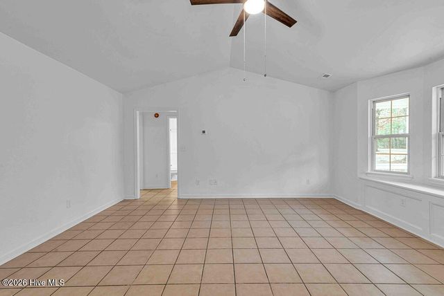 381 Nc Hwy 172, Hubert, NC 28539