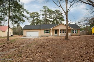 381 Nc Hwy 172, Hubert, NC 28539