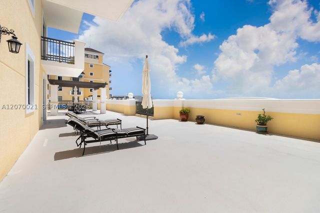 8395 SW 73rd Ave 602, Miami, FL 33143