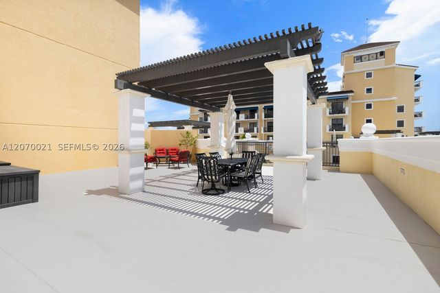 8395 SW 73rd Ave 602, Miami, FL 33143