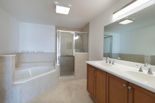 8395 SW 73rd Ave 602, Miami, FL 33143