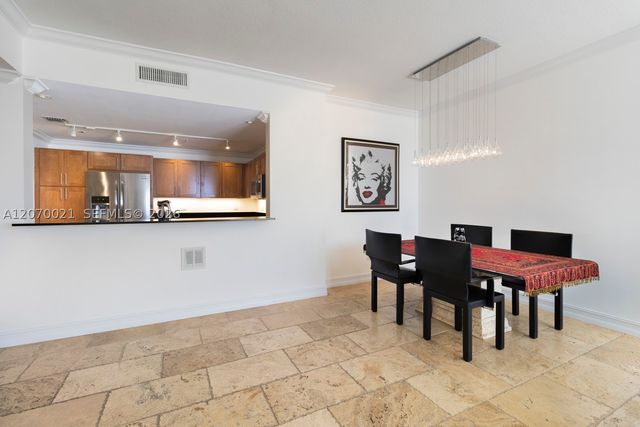 8395 SW 73rd Ave 602, Miami, FL 33143