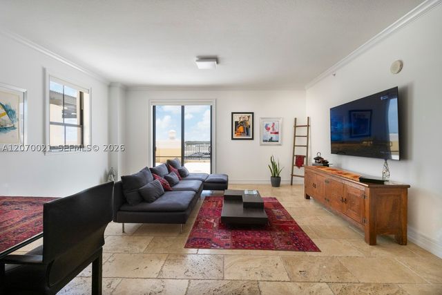 8395 SW 73rd Ave 602, Miami, FL 33143