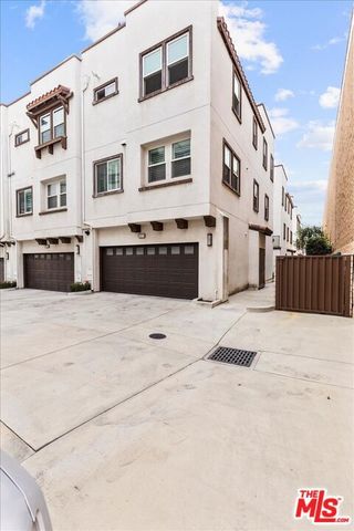 127 S Boeing Lane, Los Angeles, CA 90042