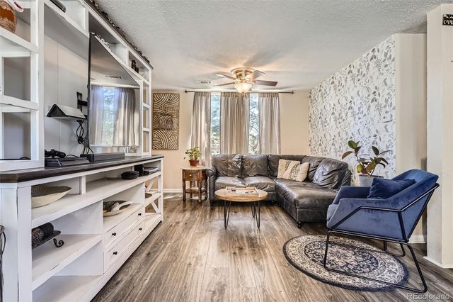 33 L Road, Golden, CO 80403