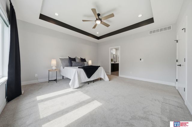 3475 Tree Line Drive, Lincoln, NE 68516