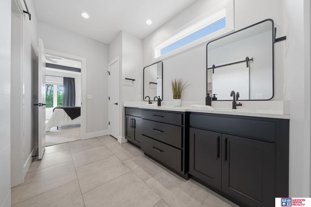 3475 Tree Line Drive, Lincoln, NE 68516