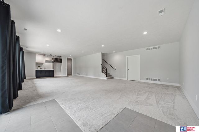 3475 Tree Line Drive, Lincoln, NE 68516