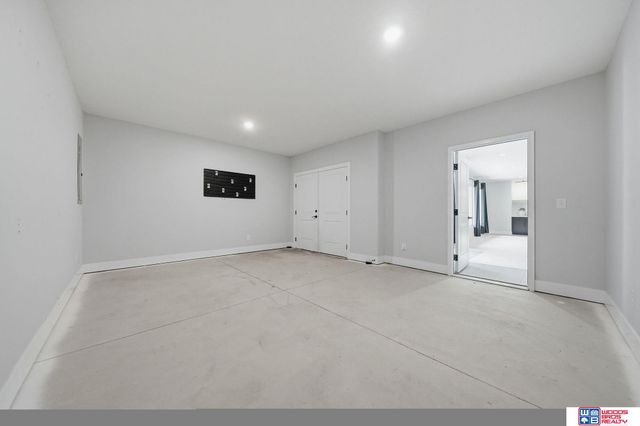 3475 Tree Line Drive, Lincoln, NE 68516