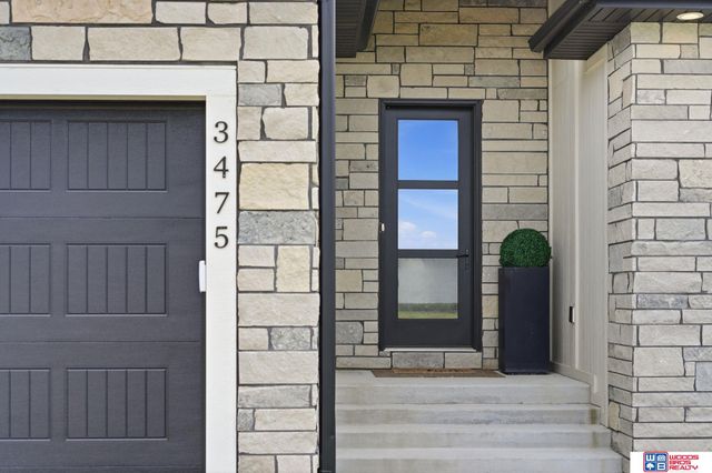 3475 Tree Line Drive, Lincoln, NE 68516