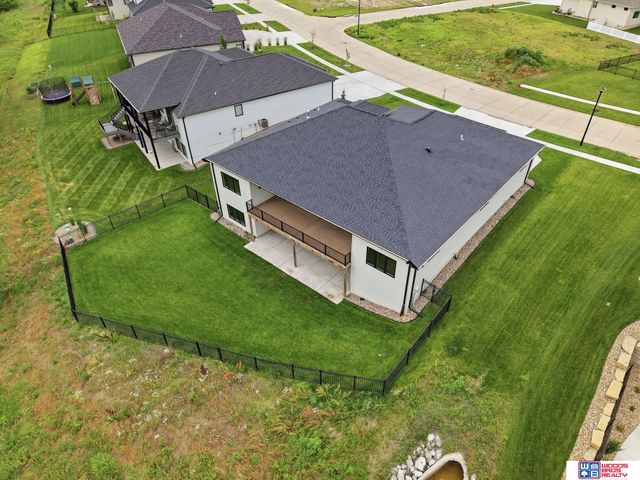 3475 Tree Line Drive, Lincoln, NE 68516