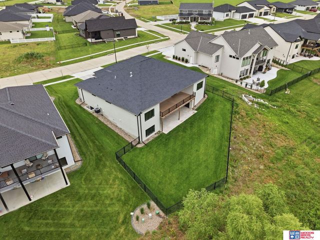3475 Tree Line Drive, Lincoln, NE 68516