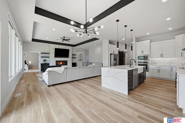 3475 Tree Line Drive, Lincoln, NE 68516