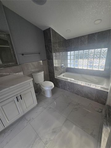 252 NE 212th Ter, Miami, FL 33179