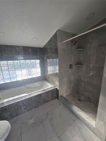 252 NE 212th Ter, Miami, FL 33179