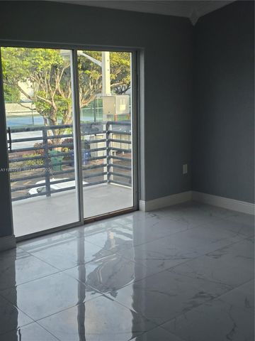 252 NE 212th Ter, Miami, FL 33179