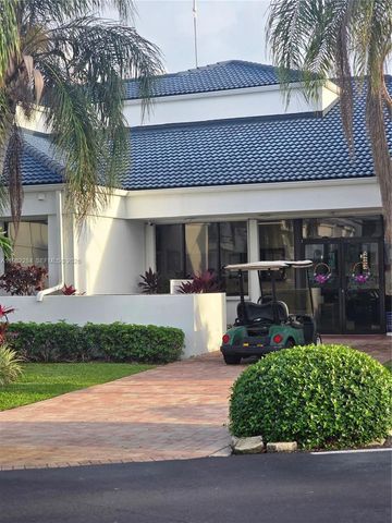 252 NE 212th Ter, Miami, FL 33179