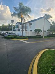 252 NE 212th Ter, Miami, FL 33179