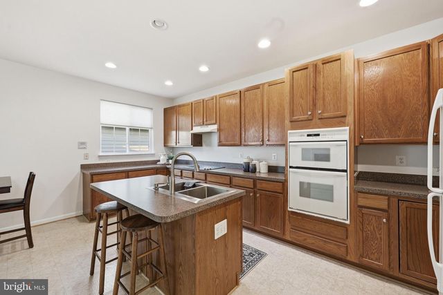 51 BATTLEFIELD DR, Charles Town, WV 25414