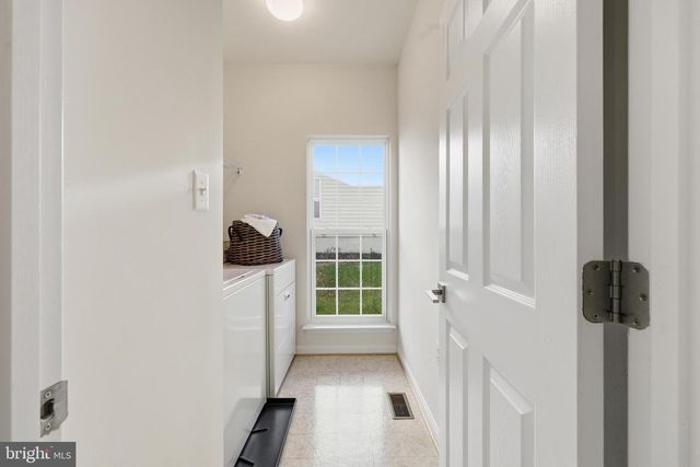 51 BATTLEFIELD DR, Charles Town, WV 25414