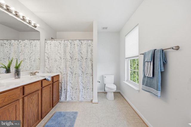 51 BATTLEFIELD DR, Charles Town, WV 25414