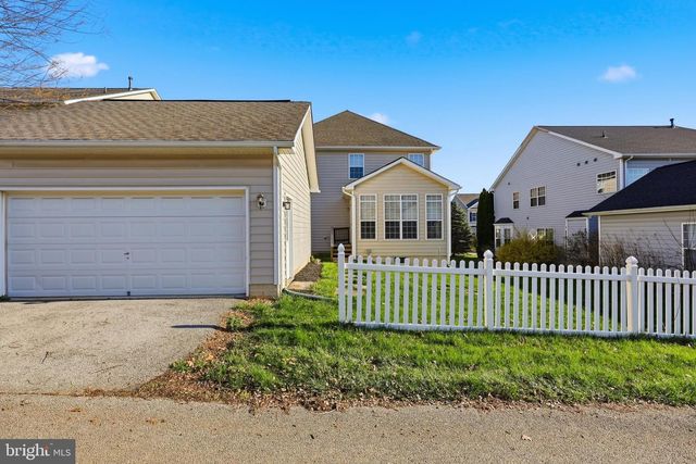 51 BATTLEFIELD DR, Charles Town, WV 25414