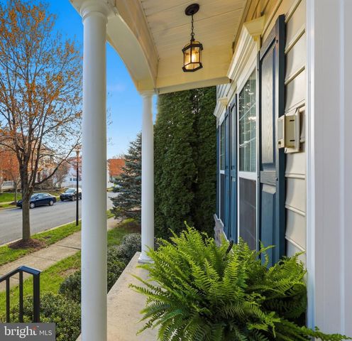 51 BATTLEFIELD DR, Charles Town, WV 25414
