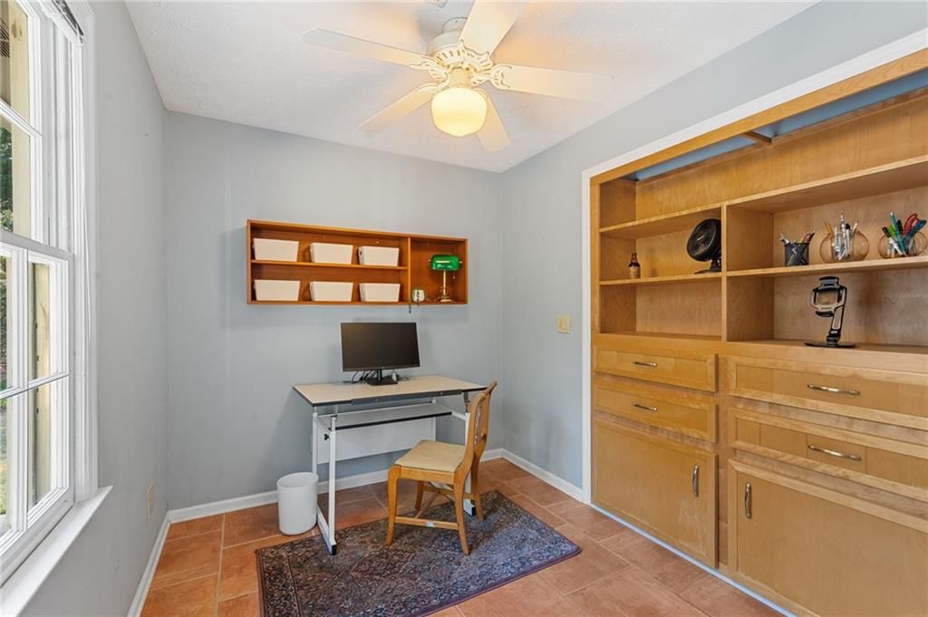 Image 13 of property listing at 2648 Ravenoaks Place, Marietta, GA 30062