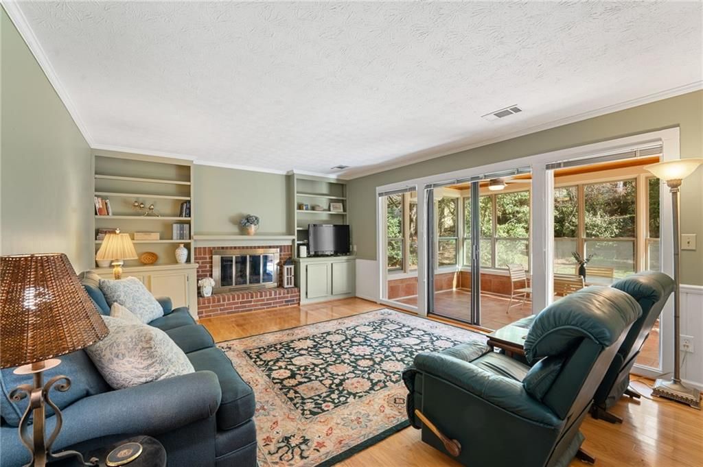 Image 15 of property listing at 2648 Ravenoaks Place, Marietta, GA 30062