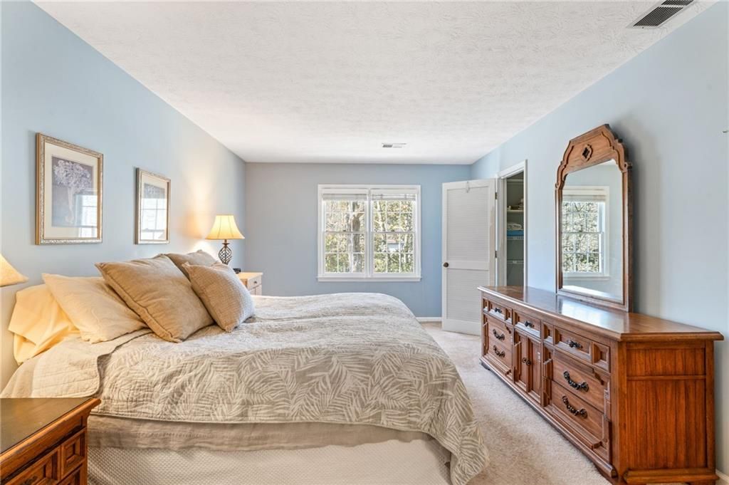 Image 18 of property listing at 2648 Ravenoaks Place, Marietta, GA 30062