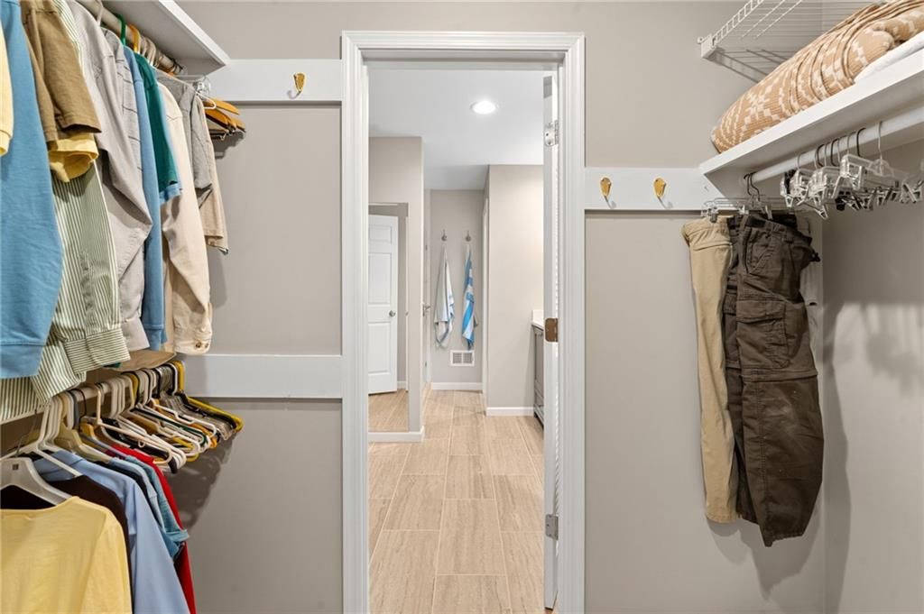 Image 24 of property listing at 2648 Ravenoaks Place, Marietta, GA 30062