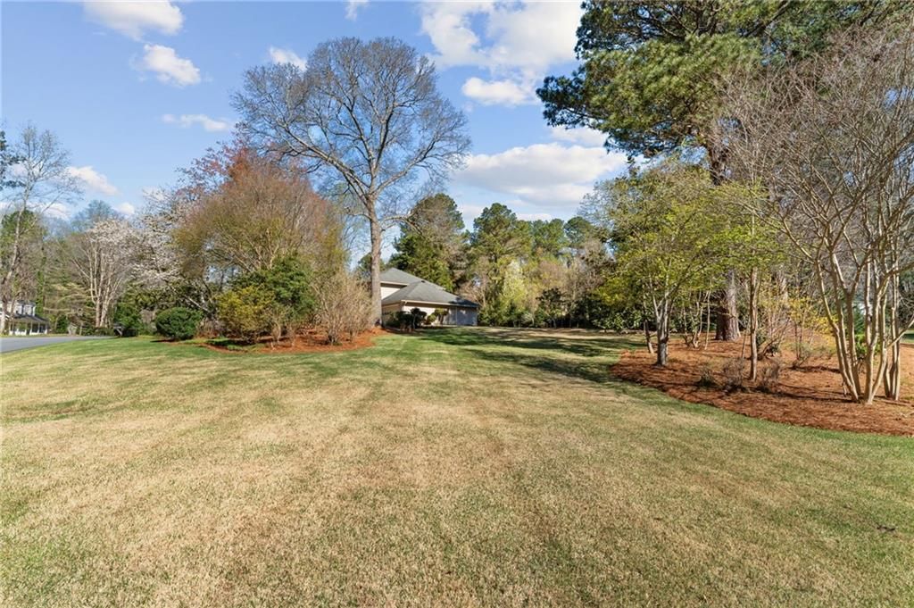 Image 31 of property listing at 2648 Ravenoaks Place, Marietta, GA 30062