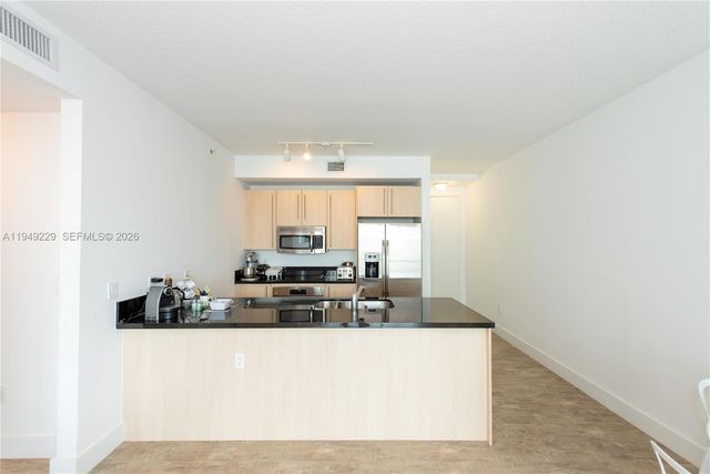 79 SW 12th St 1911-S, Miami, FL 33130