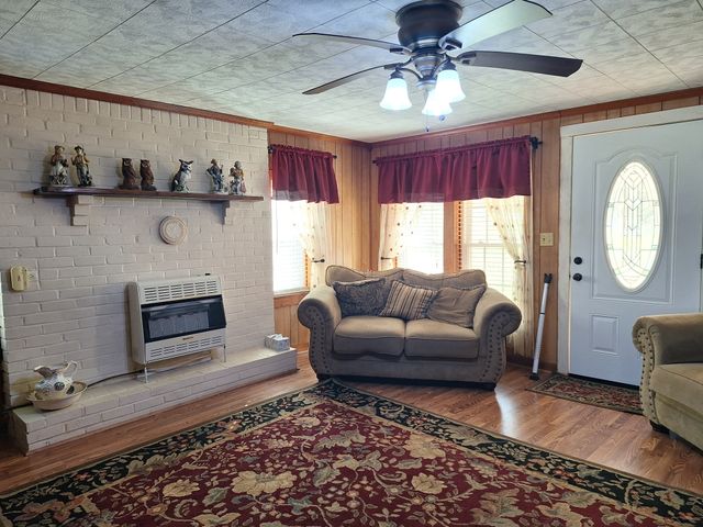 32 N Bradley Rd, Lawrenceburg, TN 38464