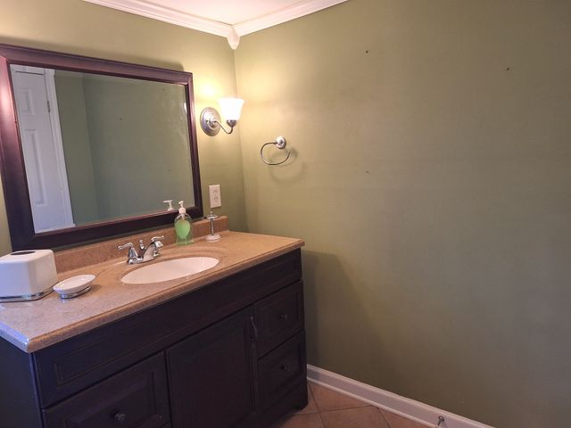 32 N Bradley Rd, Lawrenceburg, TN 38464