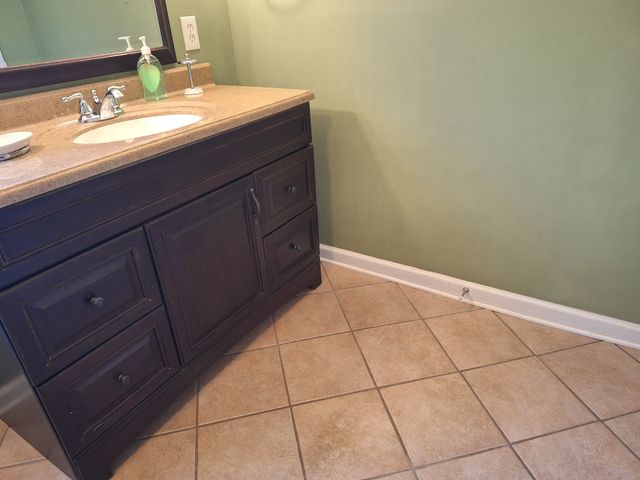 32 N Bradley Rd, Lawrenceburg, TN 38464