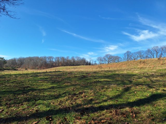 32 N Bradley Rd, Lawrenceburg, TN 38464